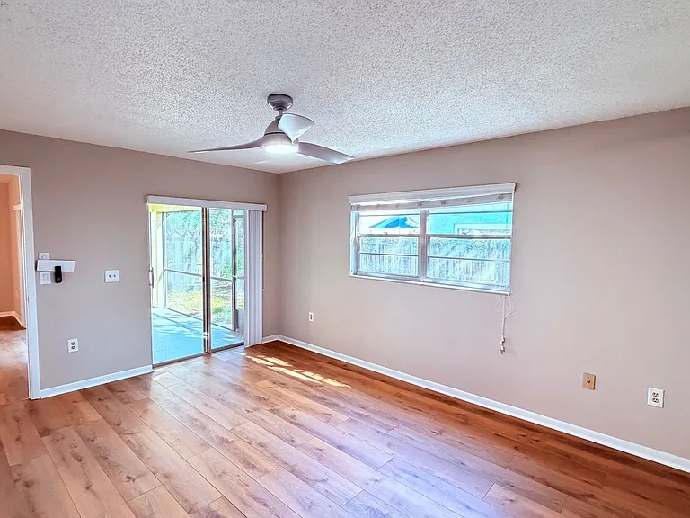 10609 Wyndcliff Dr — Photo 13