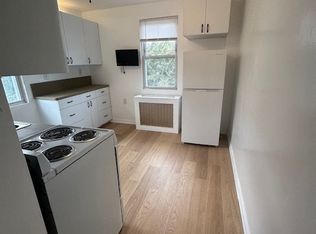 9 Burns Ave, Hicksville, NY 11801