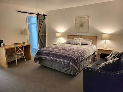 Fielding Court Apartments — Photo 15