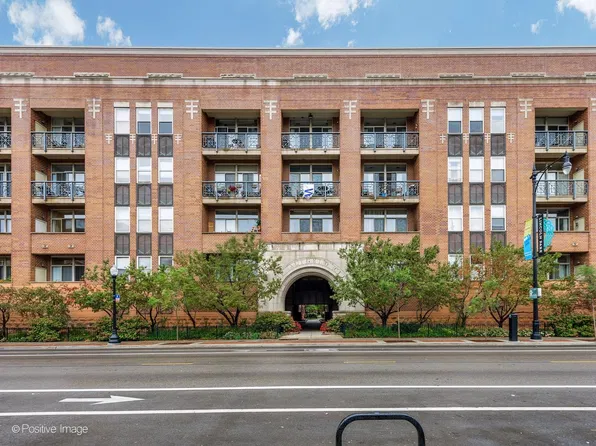 1350 W Fullerton Ave APT 210, Chicago, IL 60614