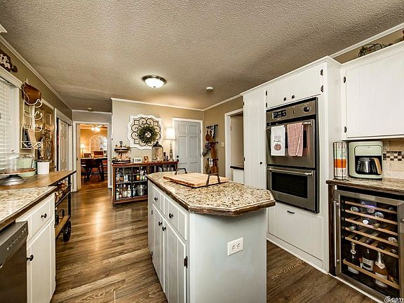 5th image of 10 Walnut Valley Dr