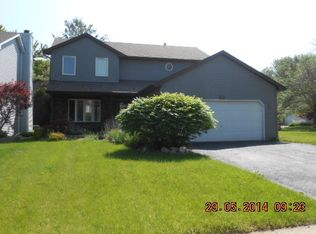 913 Montana Dr, Cary, IL 60013