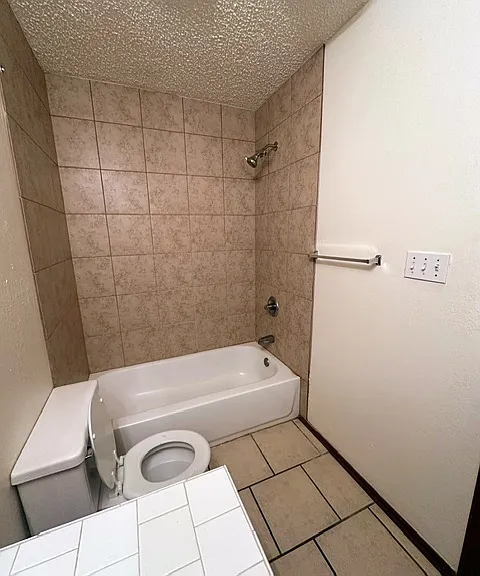 225 Bull Run St #B — Photo 15