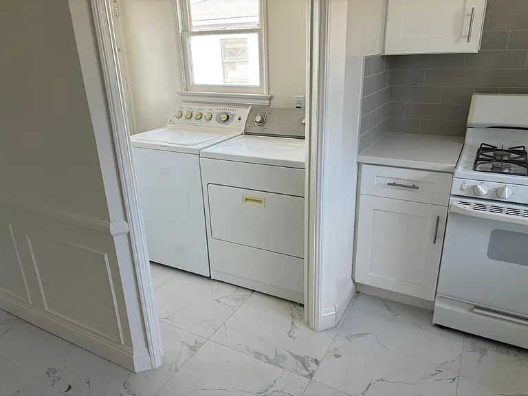 701 W Glenoaks Blvd #703-1/2 — Photo 5