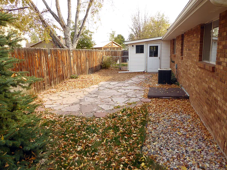 331 Juniper Pl — Photo 24