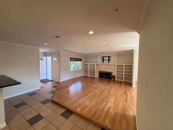 4th image of 1637 Garnet Ln