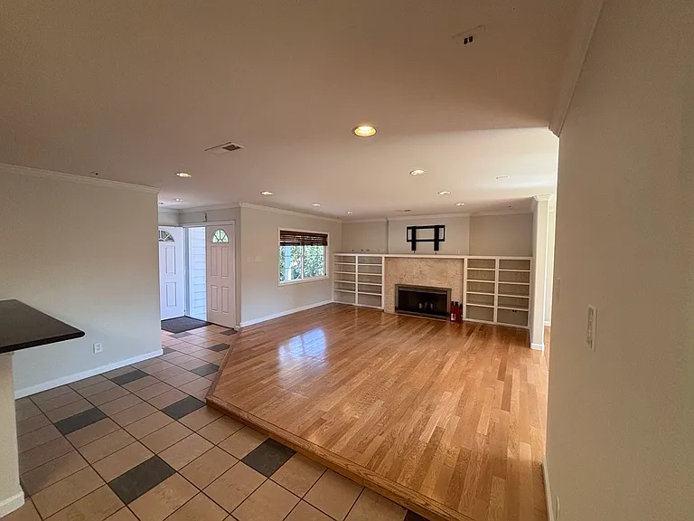 1637 Garnet Ln — Photo 4