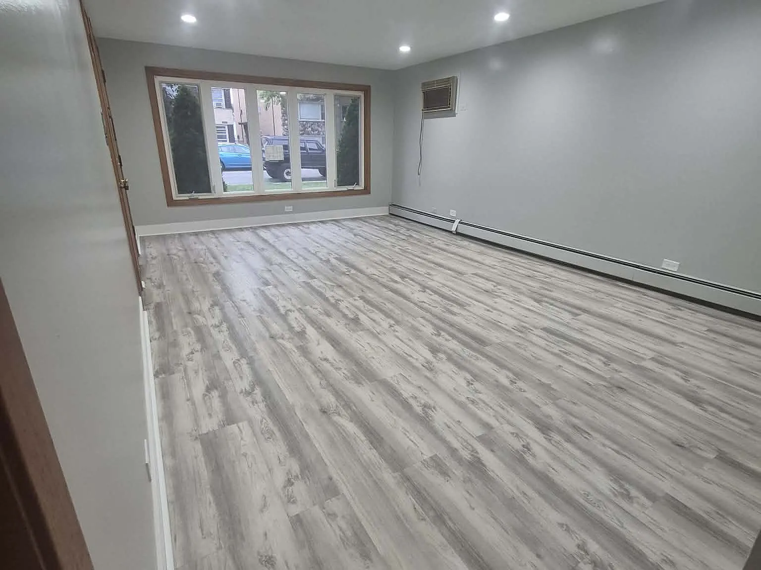 2 bed, 1.5 bath, 1800 sqft, $1,999 — Photo 3