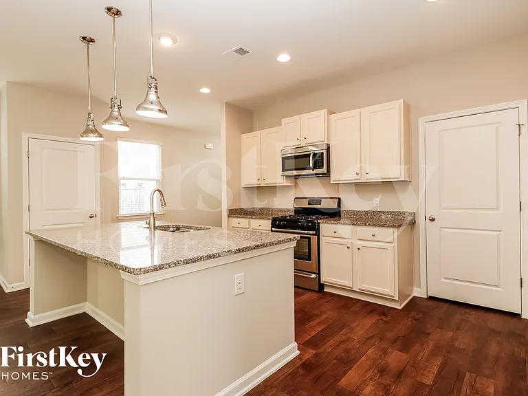 516 Glady Rd — Photo 8