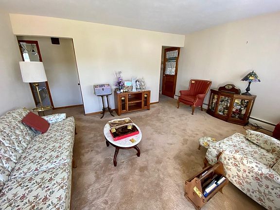 3rd image of 713 Pine St