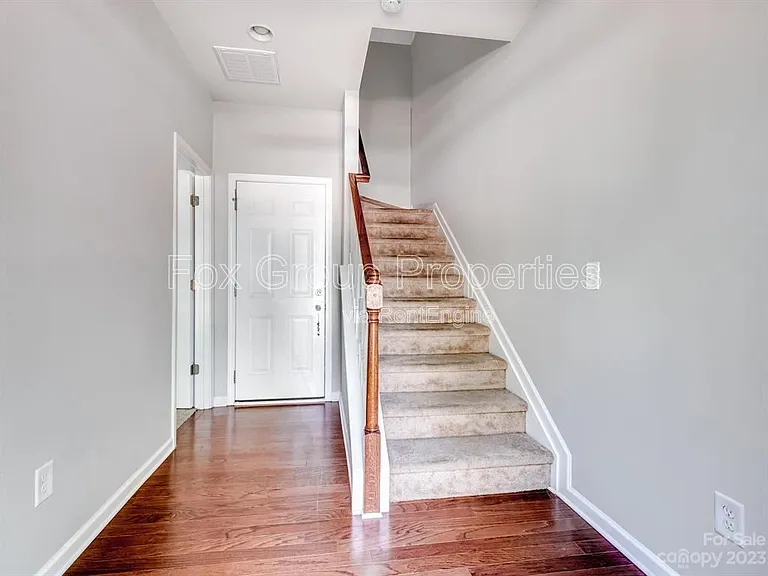 19036 Lake Breeze Dr — Photo 8