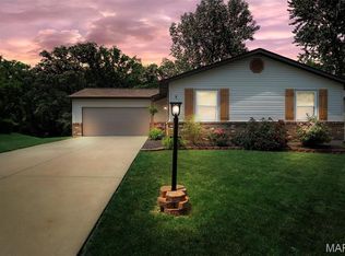 26 Roland Ln, Saint Peters, MO 63376