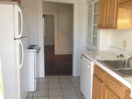5th image of 16 E Norwich Ave APT 10