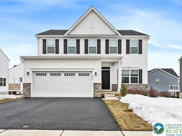 1079 Woodmont Ln, Catasauqua, PA 18032