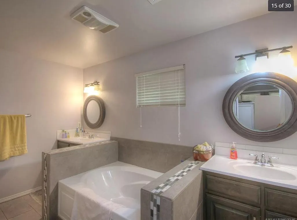 3 bed, 2400 sqft, $2,000 — Photo 3