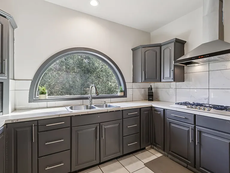 1397 Glencoe Ave — Photo 33