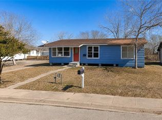 1001 Laredo St, Sinton, TX 78387