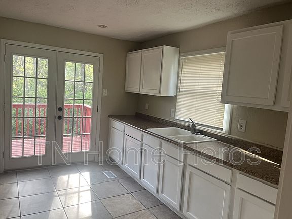 3rd image of 4617 Buffat Mill Rd