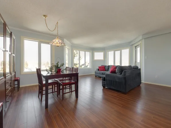 10610 76th St NW #402, Edmonton, AB T6A 3Y9