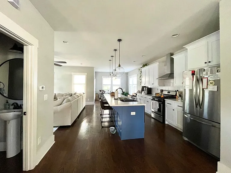 2308A Scott Ave — Photo 5