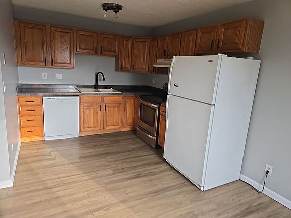 5th image of 812 Gordon Smith Blvd APT 9