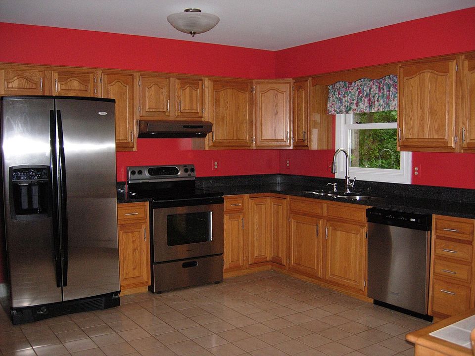 Spacious eat-in kitchen is perfect for entertaining friends and family.