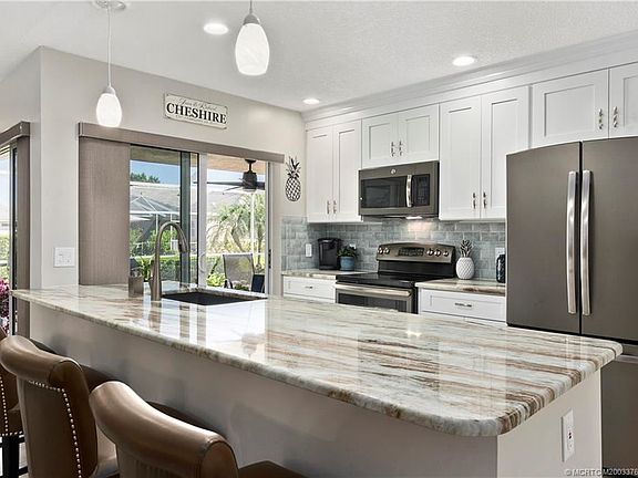 5th image of 1201 NW Sun Terrace Cir #3B