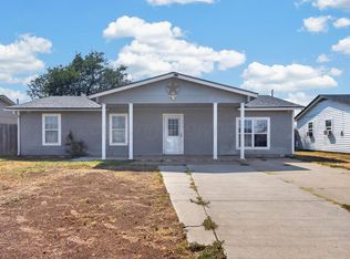 1032 Stuart Dr, Amarillo, TX 79104
