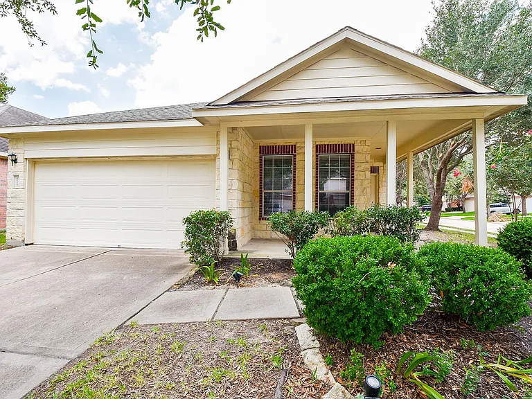 6014 Starbrook Creek Dr — Photo 1