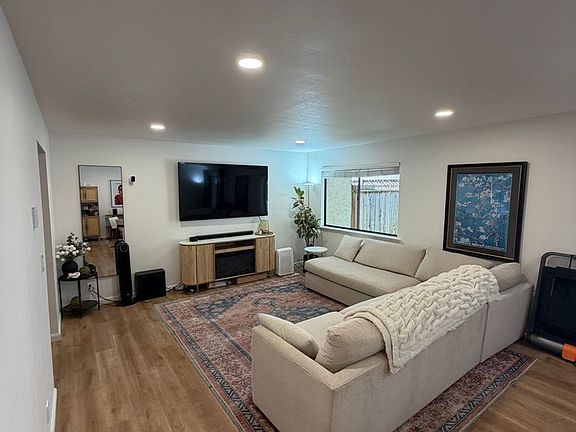 4th image of 457 Tyndall St APT 2