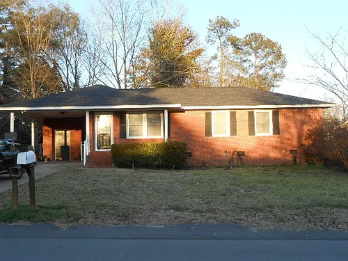5586 Oakcrest Rd Photo 1