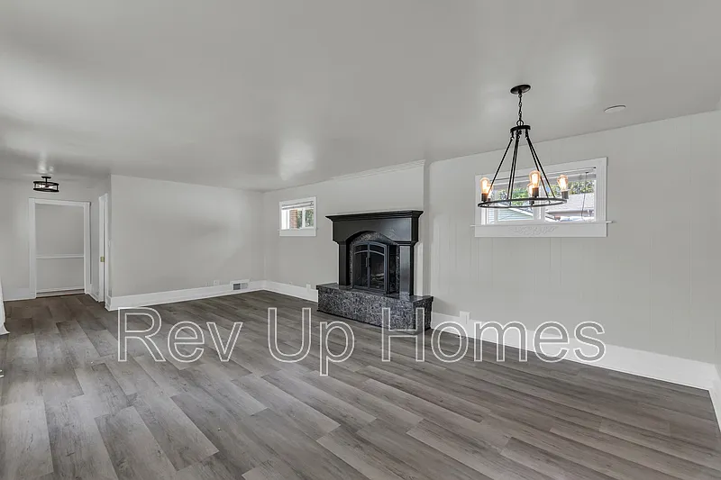 3 bed, 2.0 bath, 1763 sqft, $2,250 — Photo 4
