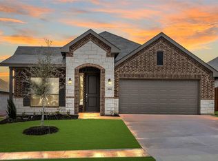 904 Versailles Ct, Cleburne, TX 76033
