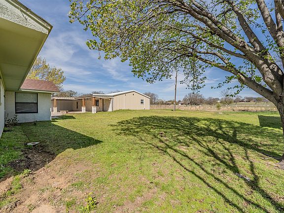 4th image of 337 Travis Rd