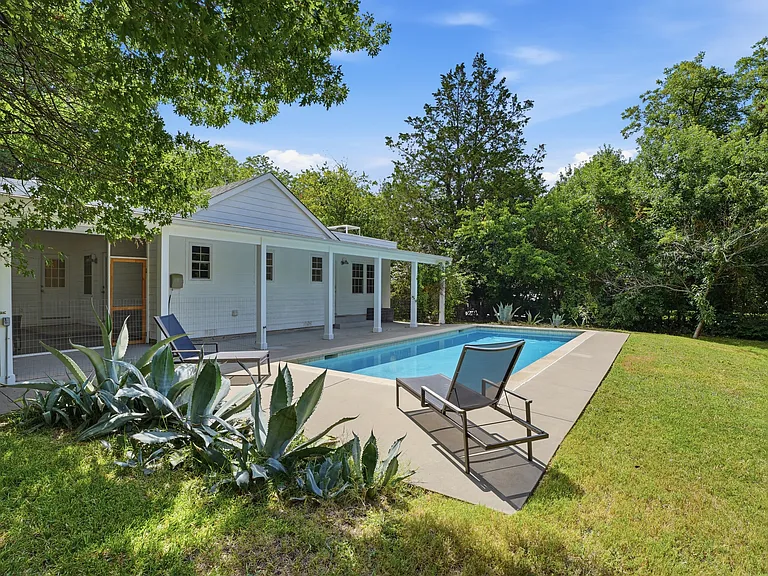1429 El Campo Dr — Photo 6