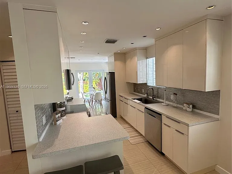 9464 Abbott Ave — Photo 30
