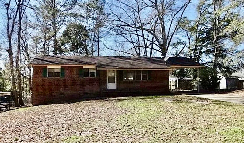 1215 Winifred Lane — Photo 2