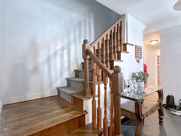 4th image of 1333 Clearview Rd