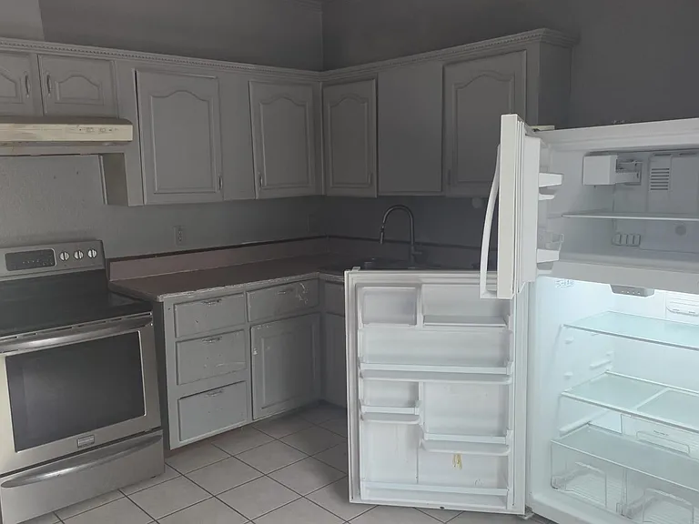 609 Elwayne Ave #3 — Photo 1