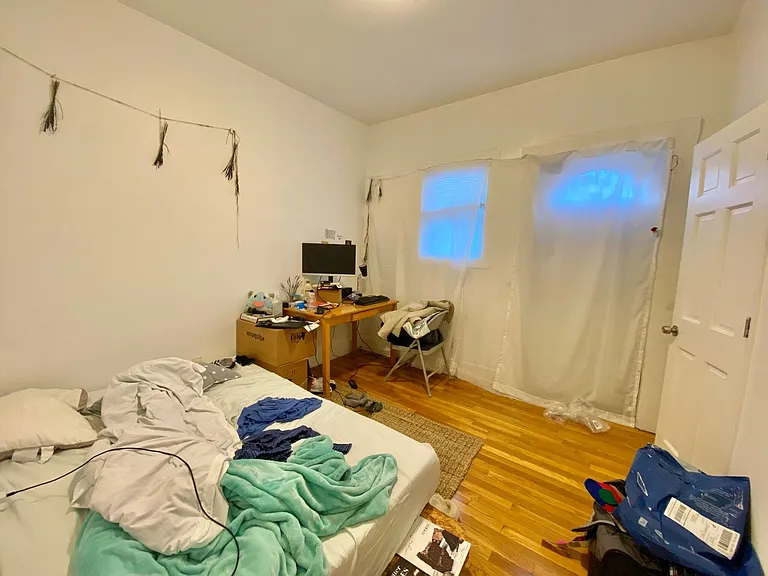 16 Higgins St #13M — Photo 10