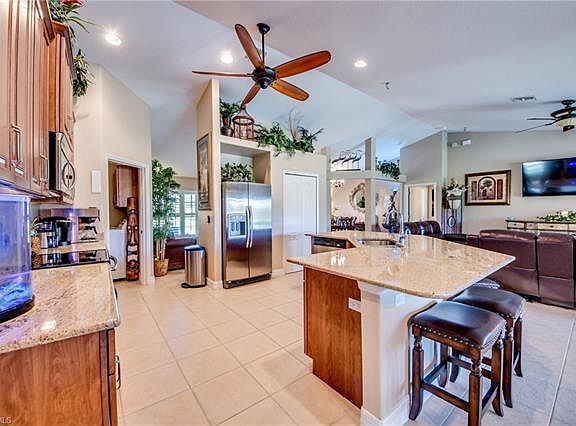 3rd image of 5225 SW 22nd Pl