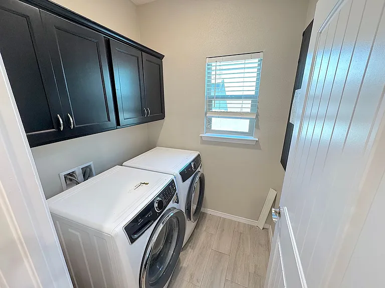 7805 Enchanted View Dr — Photo 18