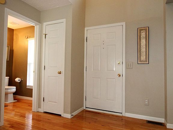 4th image of 6035 Hidden Oaks Ct
