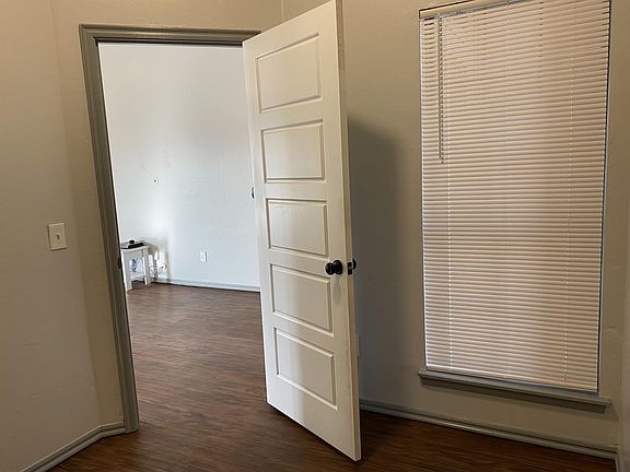 4th image of 9609 Crooked Creek Ln