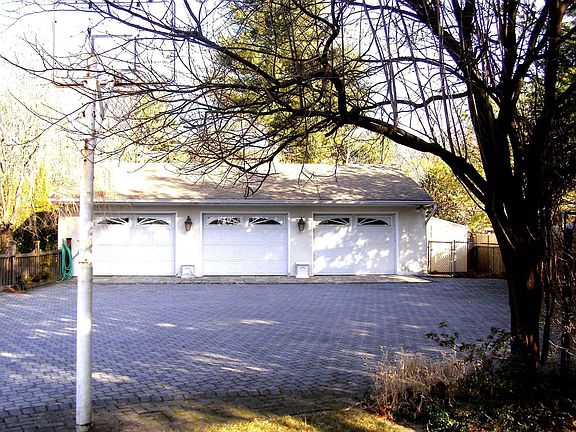3 car garage