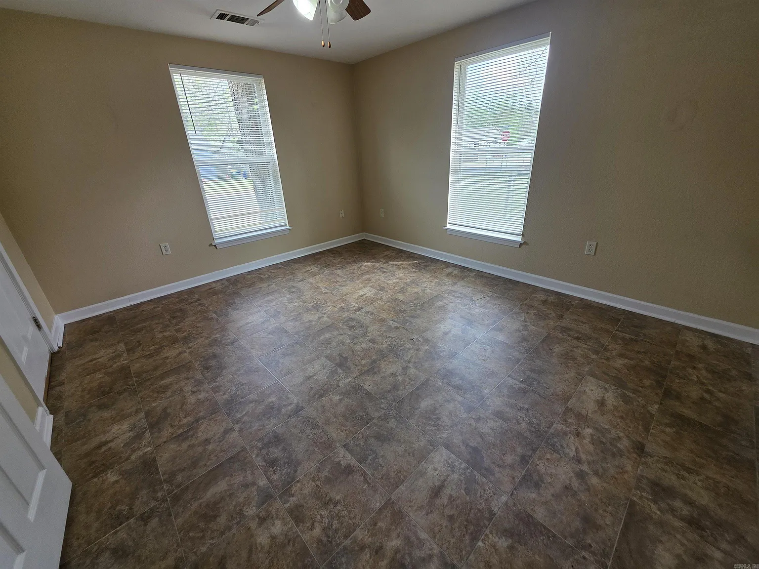2 bed, 1.0 bath, 744 sqft, $795 — Photo 4