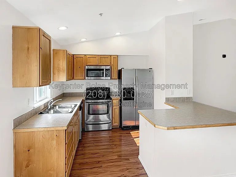 2111 E White Oak Ct #201 — Photo 9