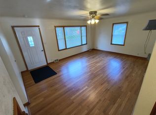 1310 Maplecrest Dr, Marion, IA 52302