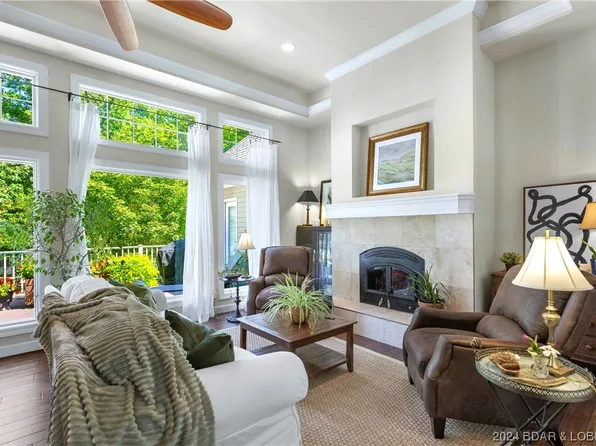 137 Cherry Hill Ct, Lake Ozark, MO 65049
