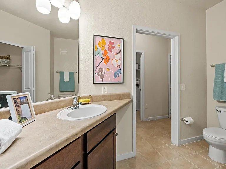 Cumberland Park Apartments — Photo 11